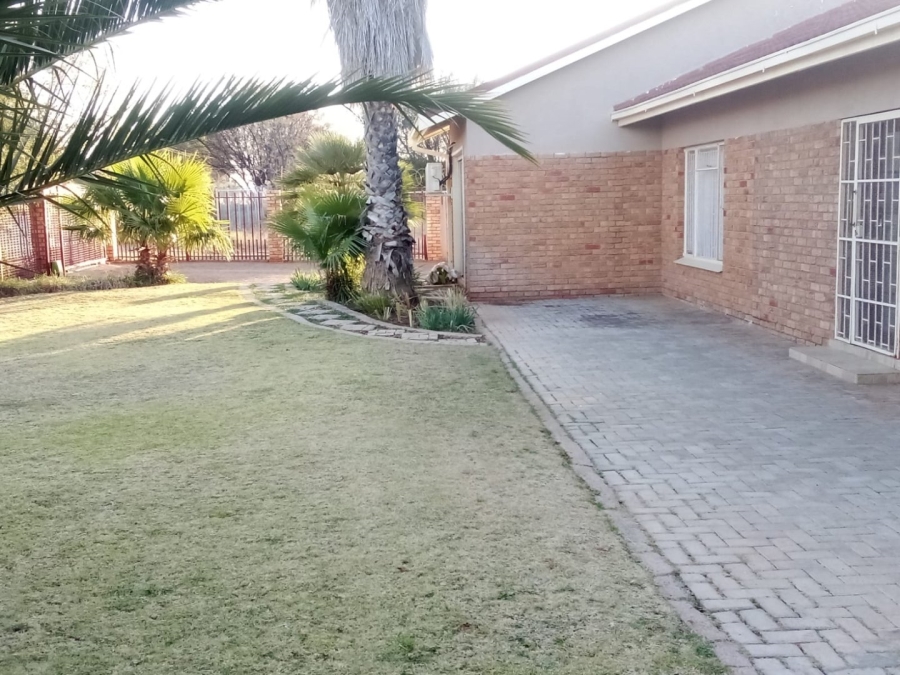 4 Bedroom Property for Sale in Petrusburg Free State